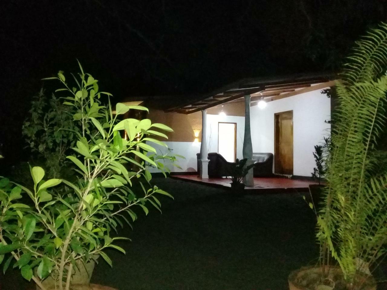 Tusker'S Paradise Safari Villa Удавалаве Екстериор снимка